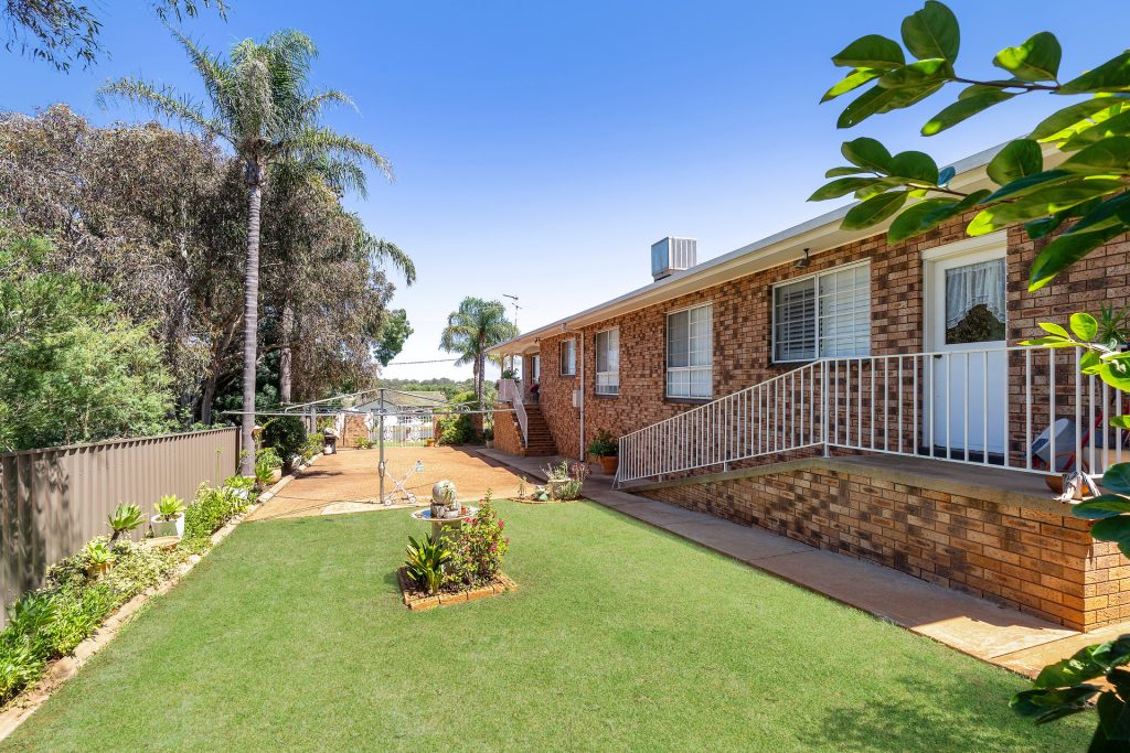 2 Centenary Place, Temora NSW 2666 - photo 22