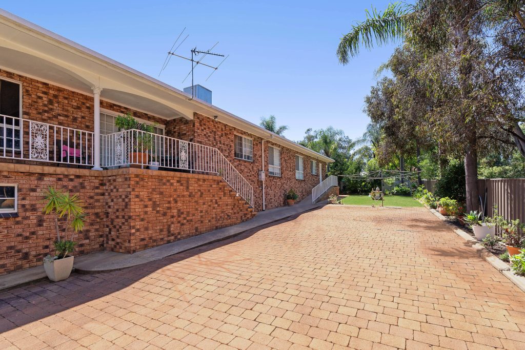 2 Centenary Place, Temora NSW 2666 - photo 24