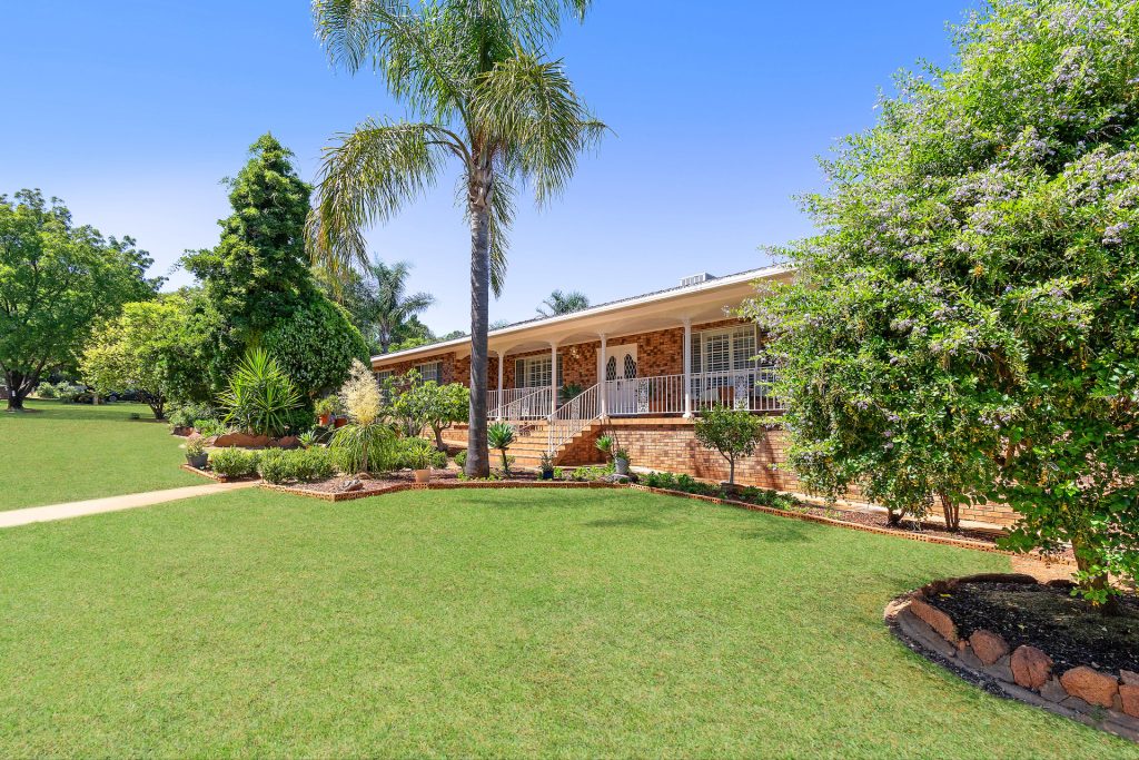 2 Centenary Place, Temora NSW 2666 - photo 27