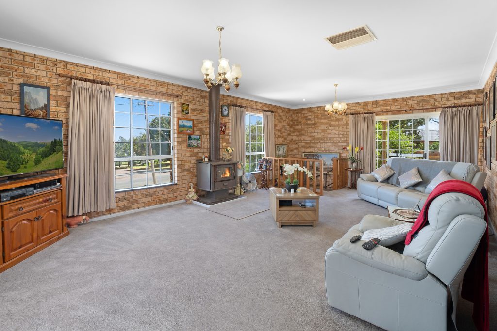 2 Centenary Place, Temora NSW 2666 - photo 6