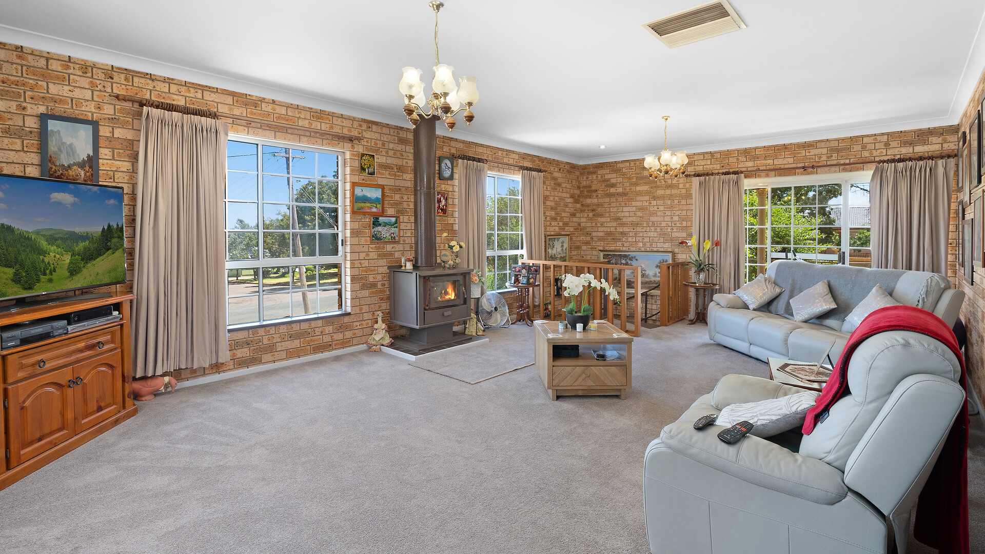 2 Centenary Place, Temora NSW 2666 - photo 6
