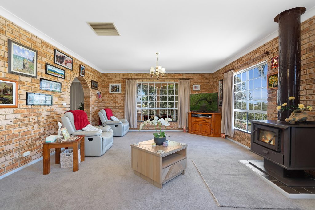 2 Centenary Place, Temora NSW 2666 - photo 7