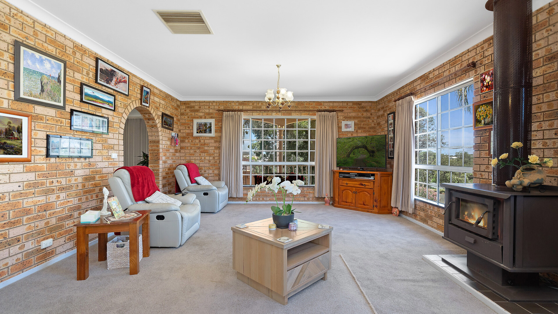 2 Centenary Place, Temora NSW 2666 - photo 7