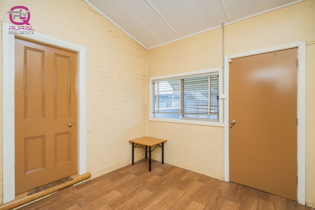 89 Loftus Street, Temora NSW 2666 - photo 2
