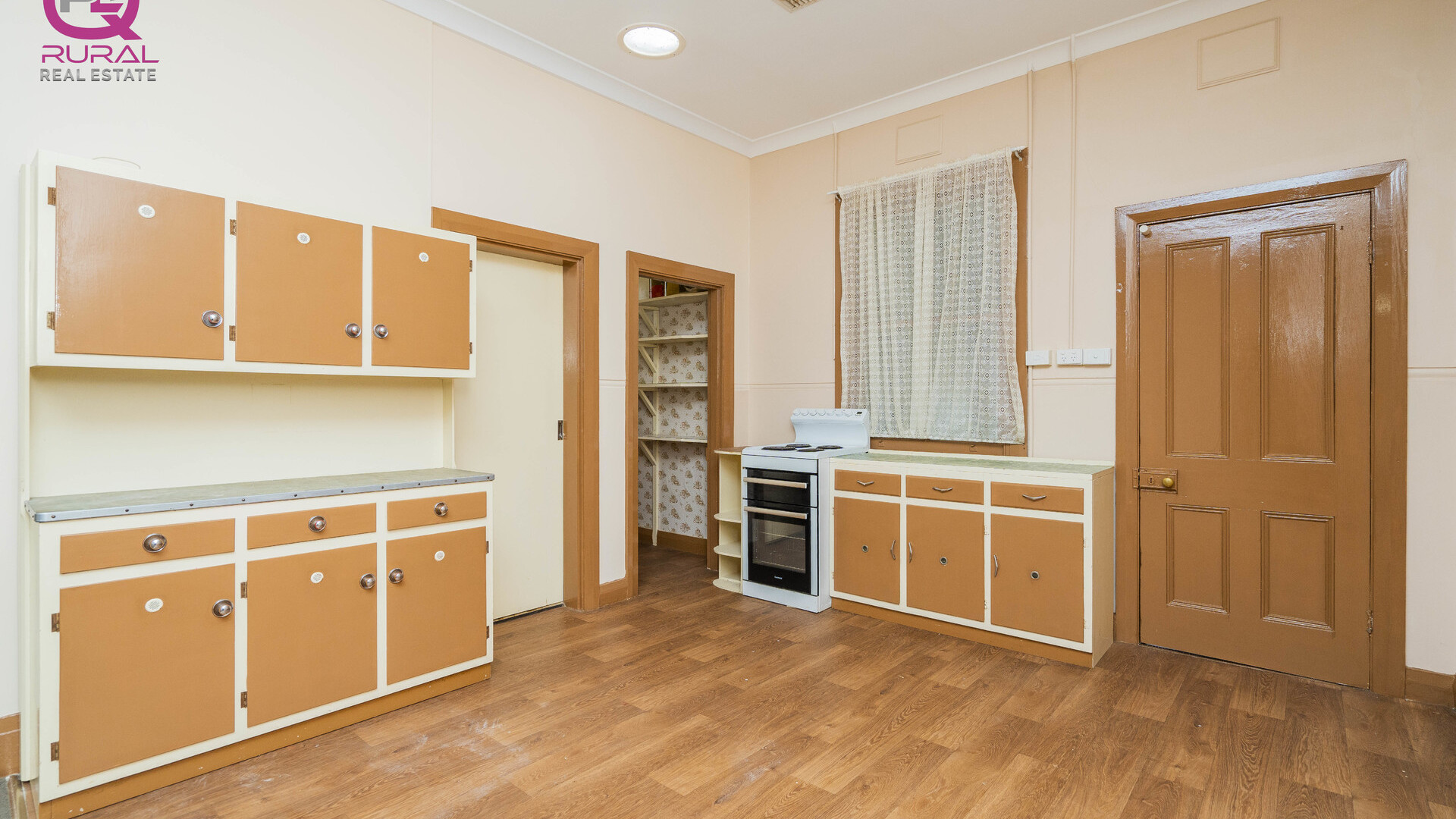 89 Loftus Street, Temora NSW 2666 - photo 3