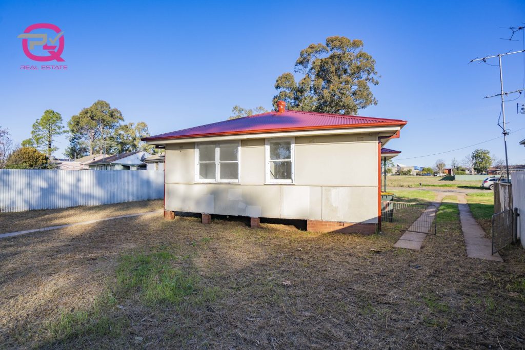 9 Rupert Street, Narrandera NSW 2700 - photo 2