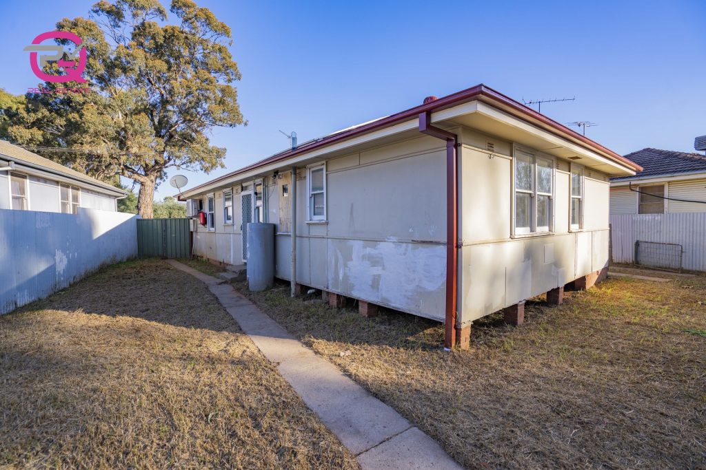 9 Rupert Street, Narrandera NSW 2700 - photo 3