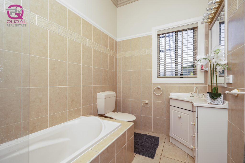 101 Palm Avenue, Leeton NSW 2705 - photo 11