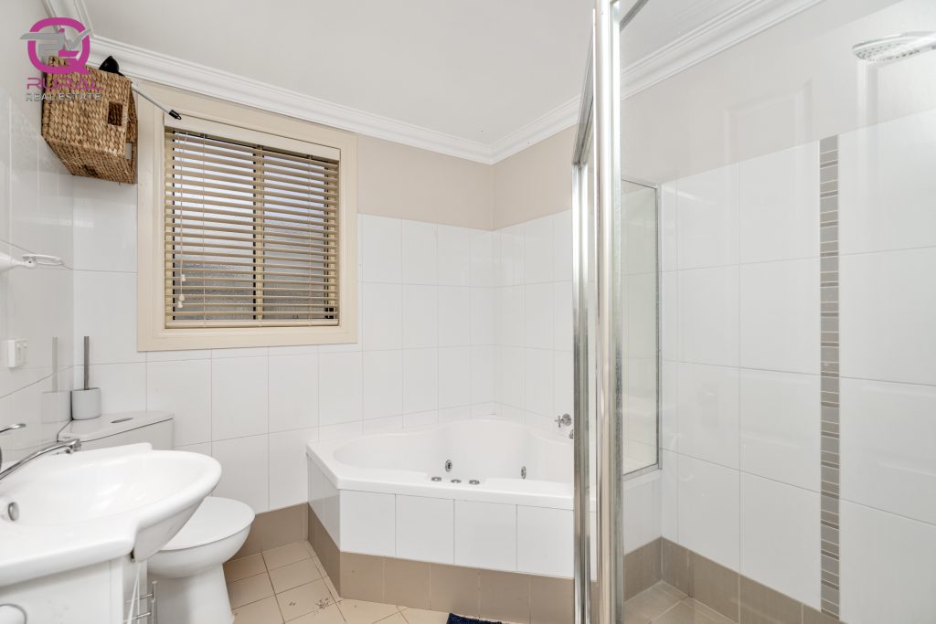 101 Palm Avenue, Leeton NSW 2705 - photo 12