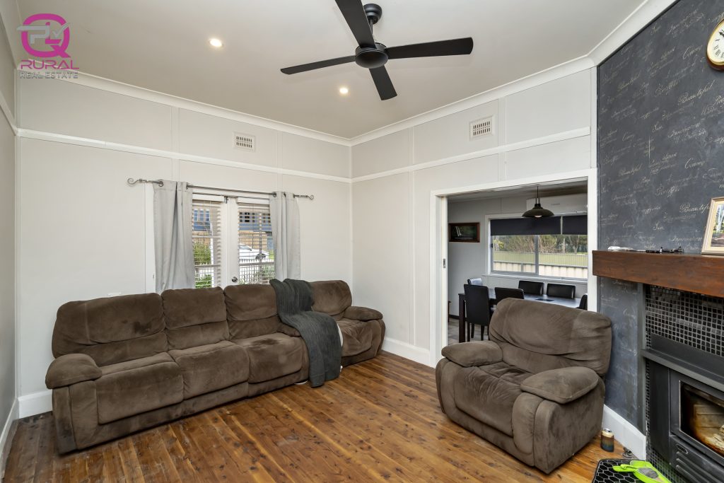 20 Lawson Road, Temora NSW 2666 - photo 11