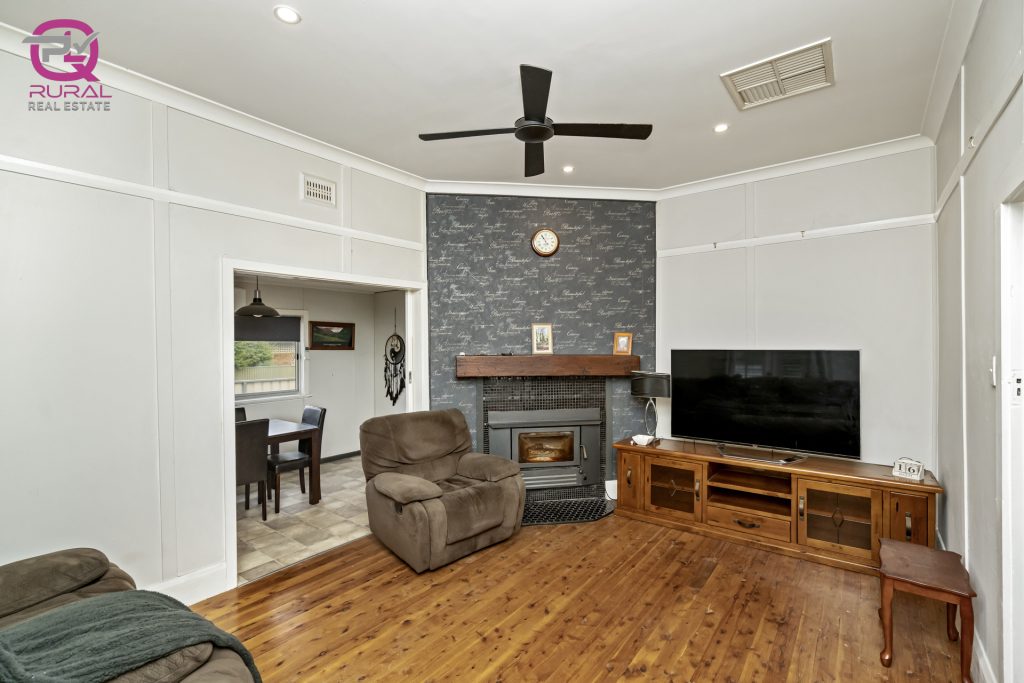 20 Lawson Road, Temora NSW 2666 - photo 12
