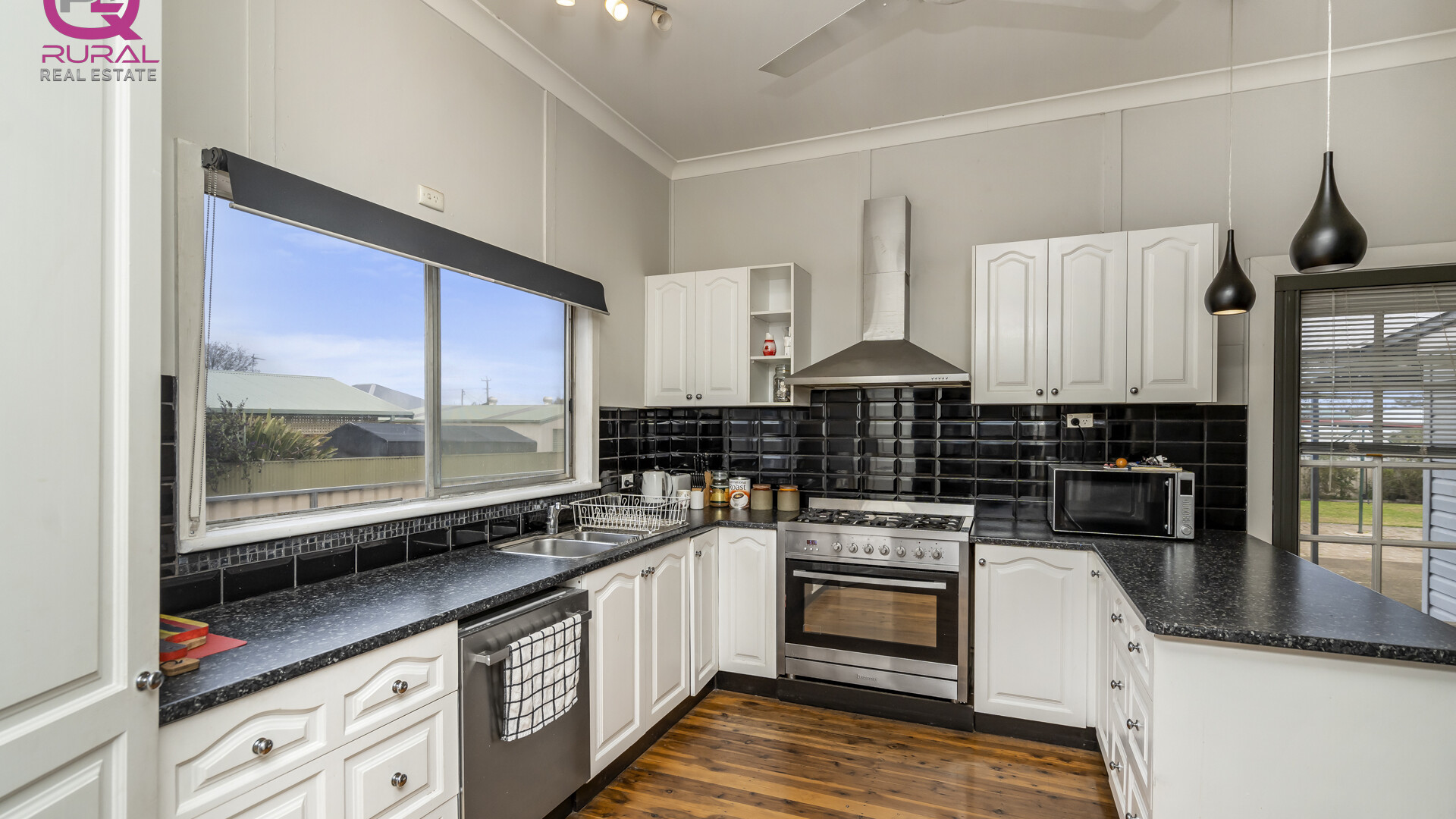 20 Lawson Road, Temora NSW 2666 - photo 16