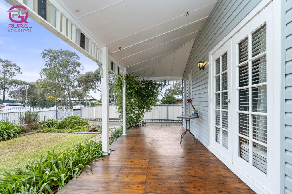 20 Lawson Road, Temora NSW 2666 - photo 3