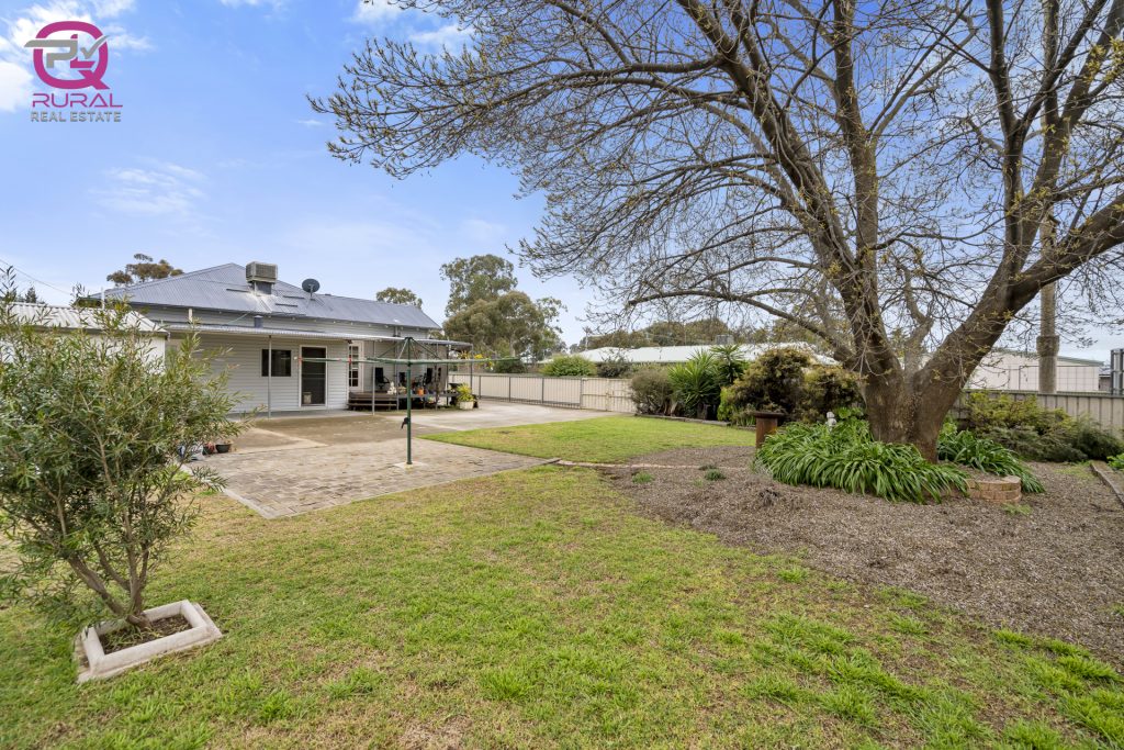 20 Lawson Road, Temora NSW 2666 - photo 5