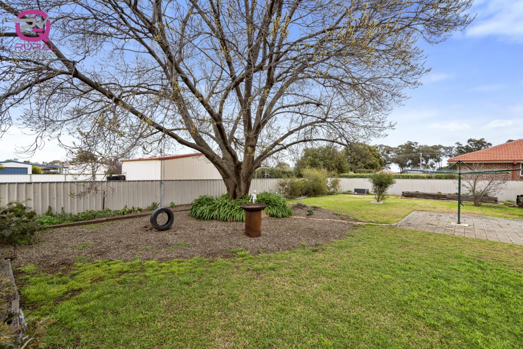 20 Lawson Road, Temora NSW 2666 - photo 6