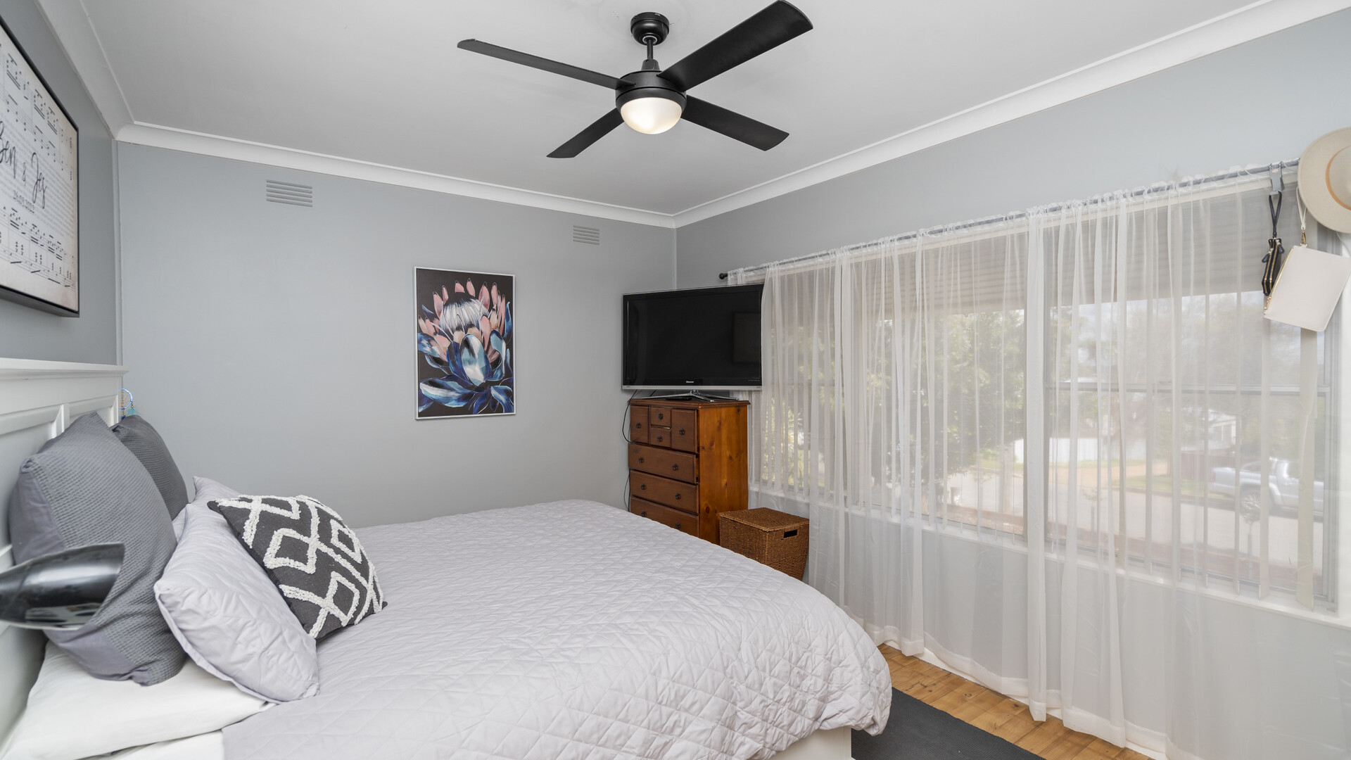 141 Carson Street, Temora NSW 2666 - photo 6