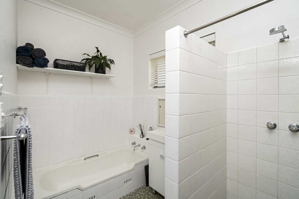141 Carson Street, Temora NSW 2666 - photo 7