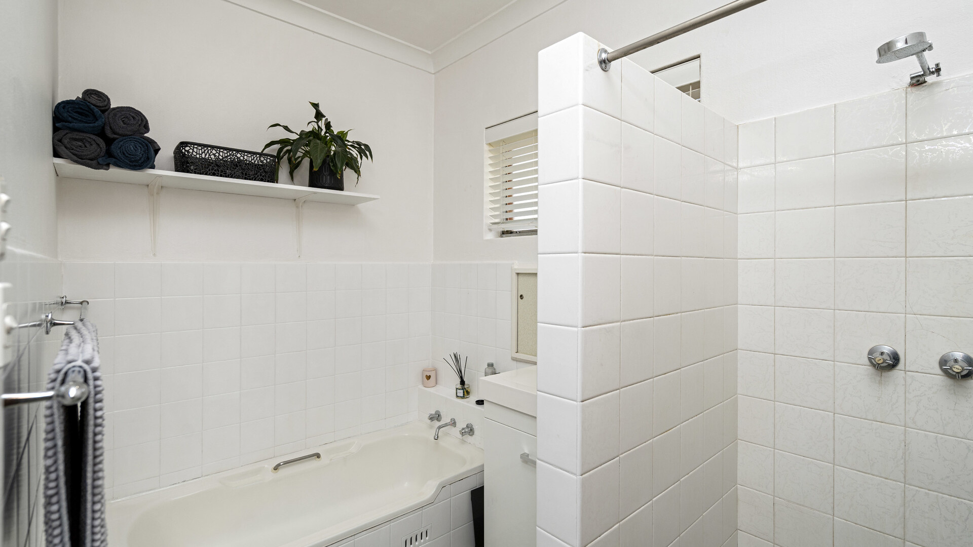 141 Carson Street, Temora NSW 2666 - photo 7