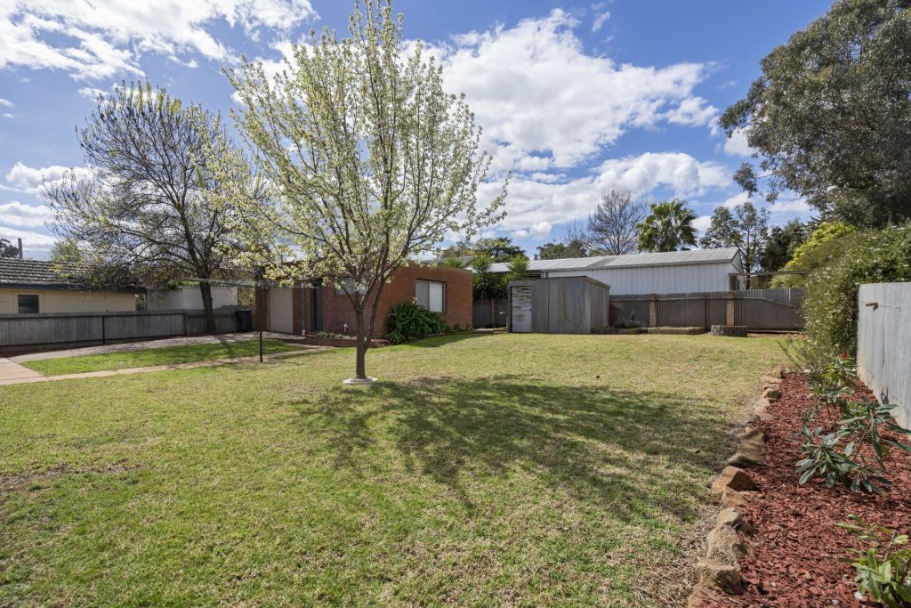 141 Carson Street, Temora NSW 2666 - photo 8