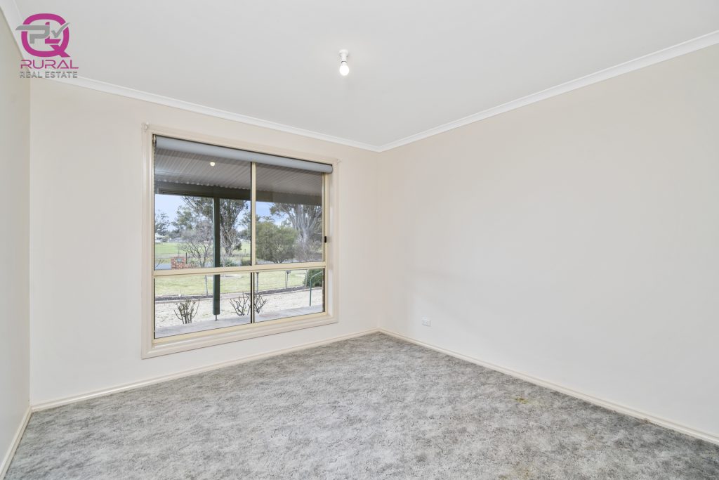 3 Hinde Street, Temora NSW 2666 - photo 11