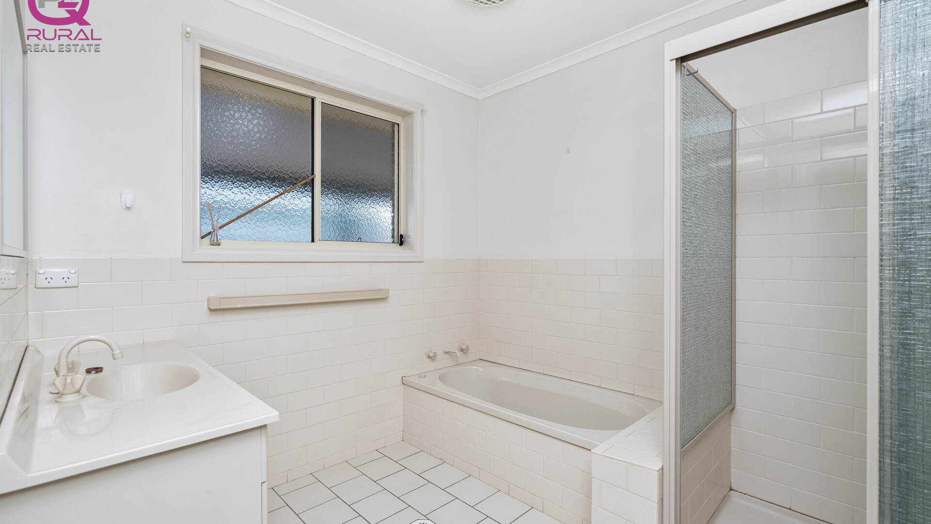 3 Hinde Street, Temora NSW 2666 - photo 14