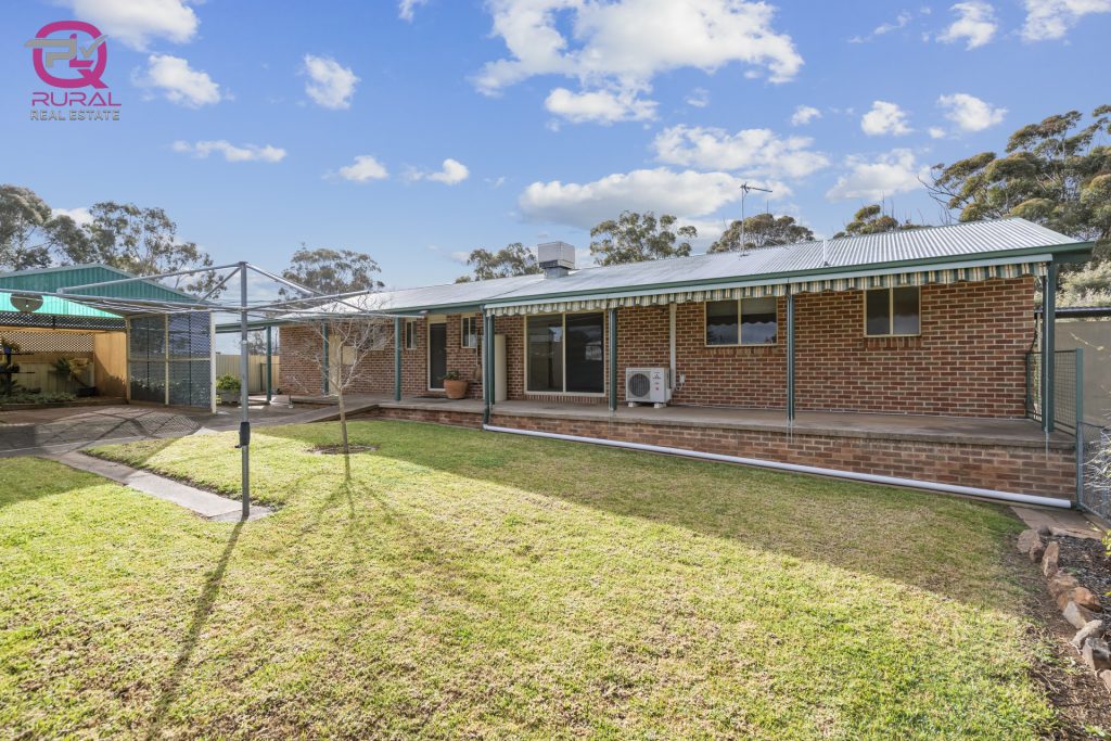 3 Hinde Street, Temora NSW 2666 - photo 15