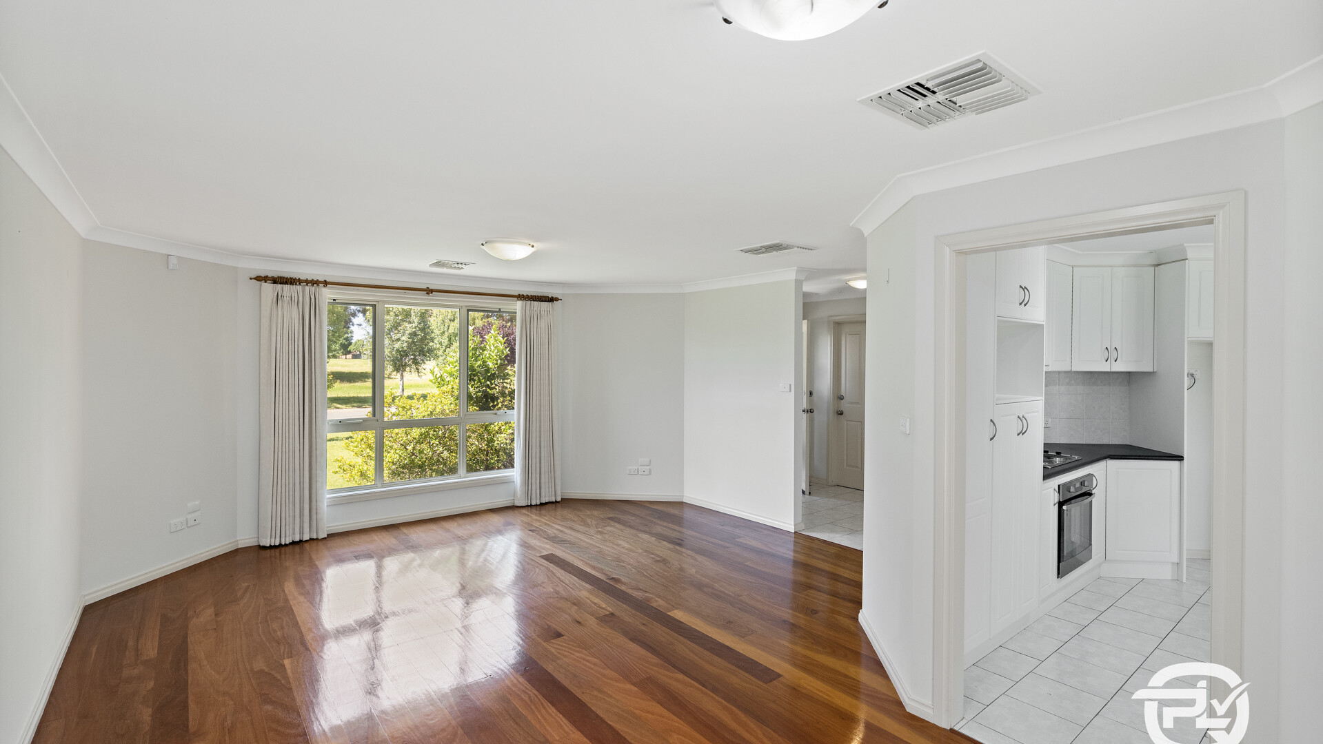 16 Bella Vista Drive, Leeton NSW 2705 - photo 6