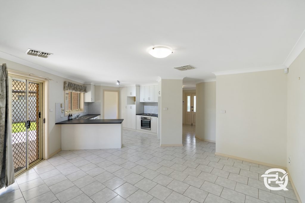 16 Bella Vista Drive, Leeton NSW 2705 - photo 7