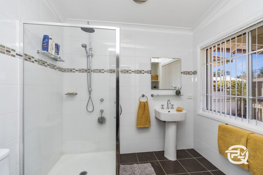 120 Asquith Street, Temora NSW 2666 - photo 15