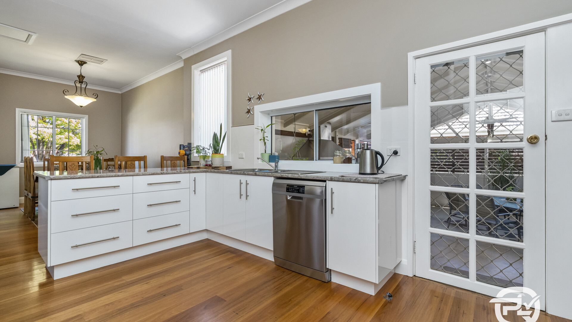 120 Asquith Street, Temora NSW 2666 - photo 6
