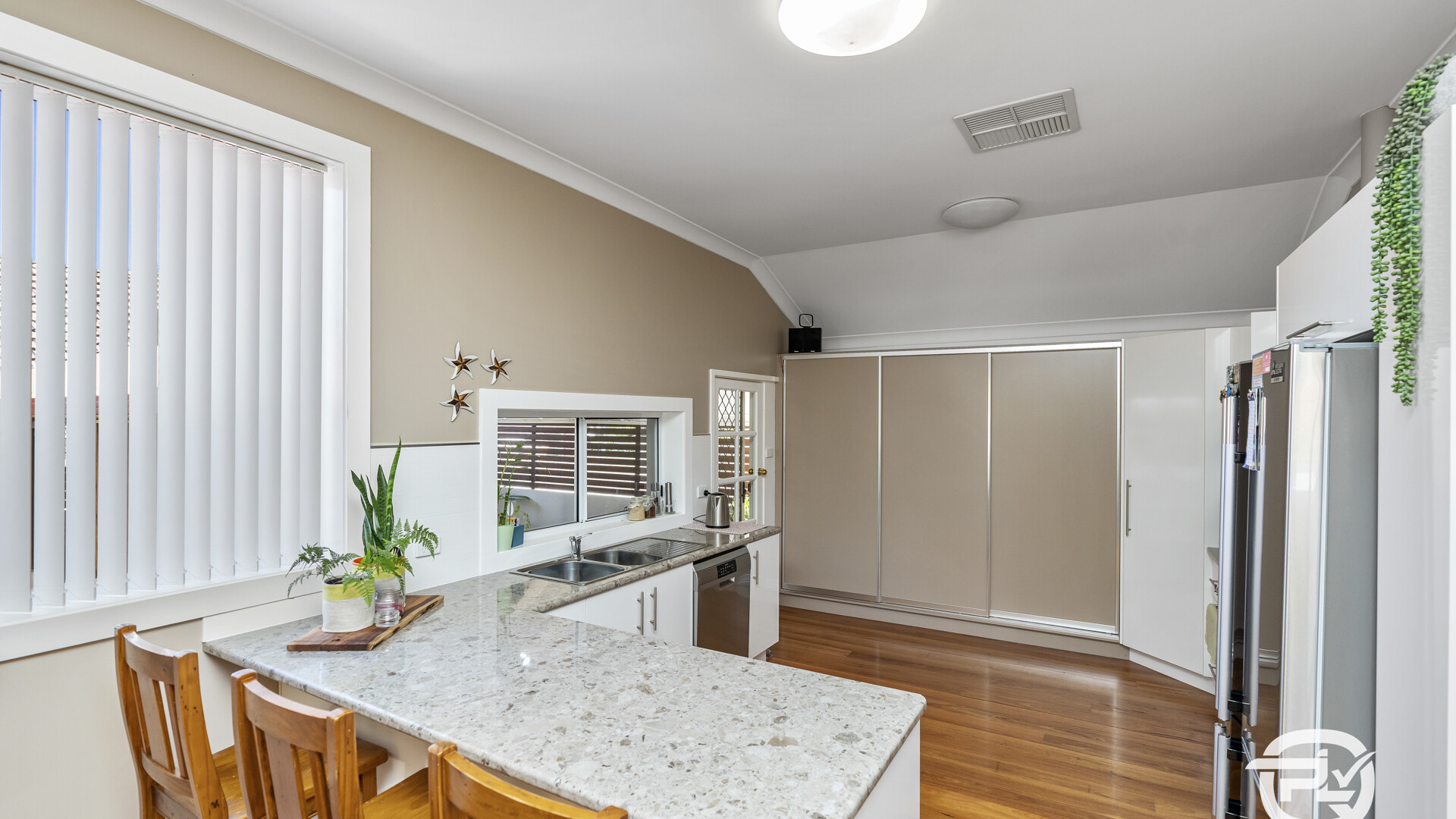 120 Asquith Street, Temora NSW 2666 - photo 9
