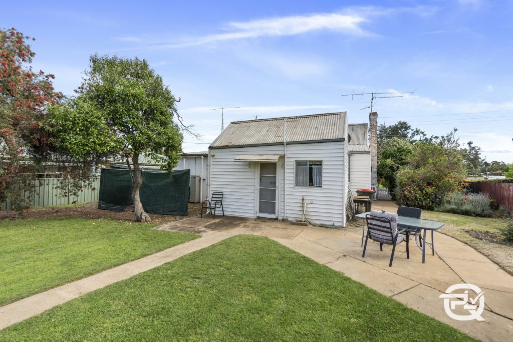 50 Twynam Street, Narrandera NSW 2700 - photo 8