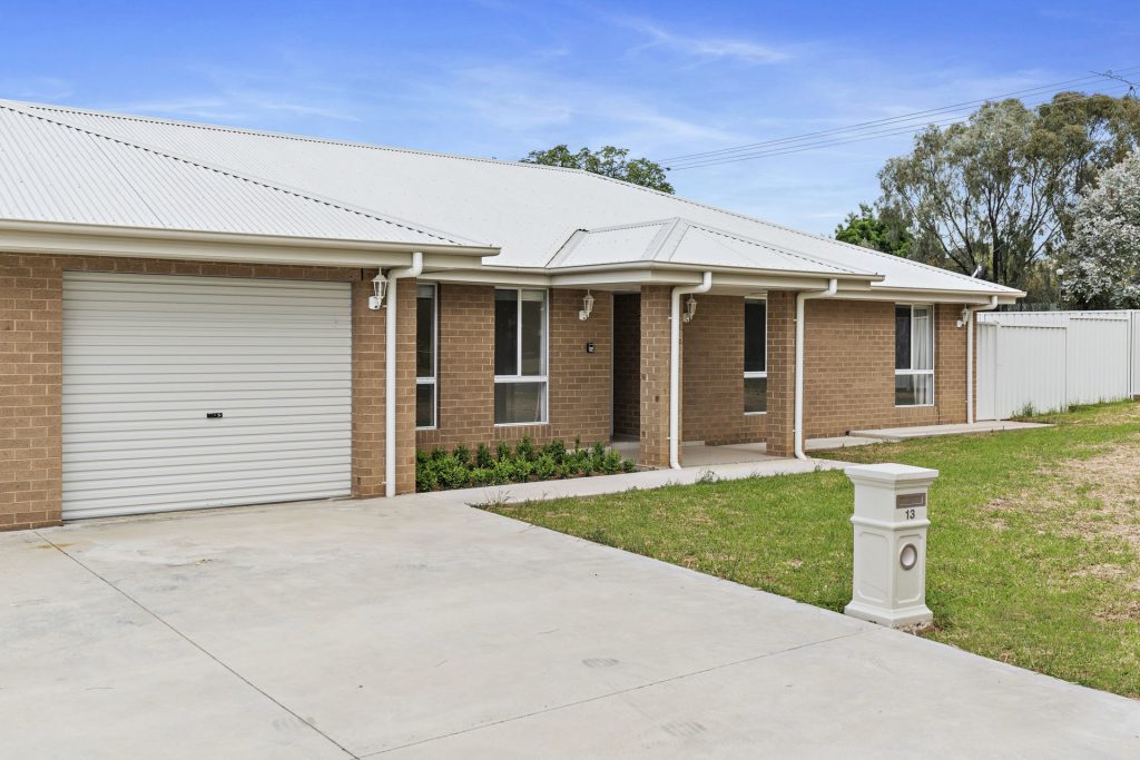 13 Truskett Street, Temora NSW 2666 - McGrath Riverina