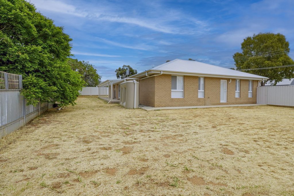 13 Truskett Street, Temora NSW 2666 - photo 16