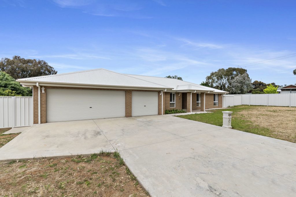 13 Truskett Street, Temora NSW 2666 - photo 17