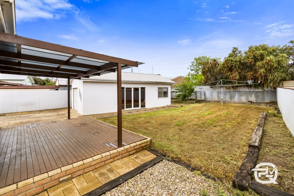 22 Jacaranda Avenue, Leeton NSW 2705 - photo 2