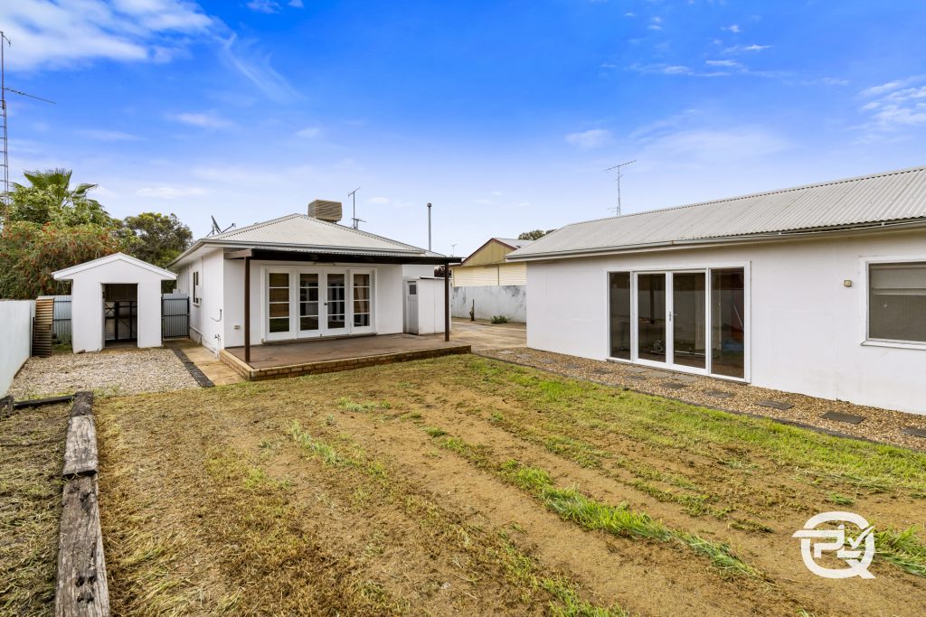 22 Jacaranda Avenue, Leeton NSW 2705 - photo 10