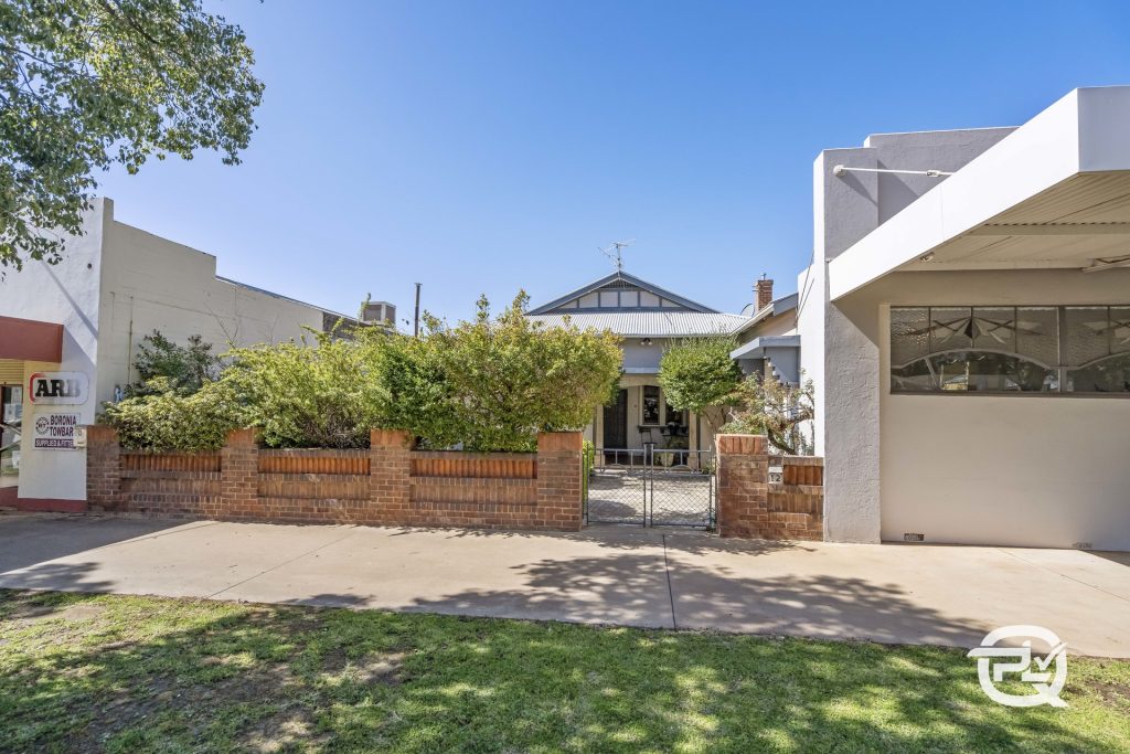 12 Wade Street, Leeton NSW 2705 - photo 2