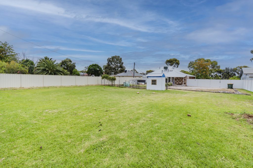 167 Palm Avenue, Leeton NSW 2705 - photo 11
