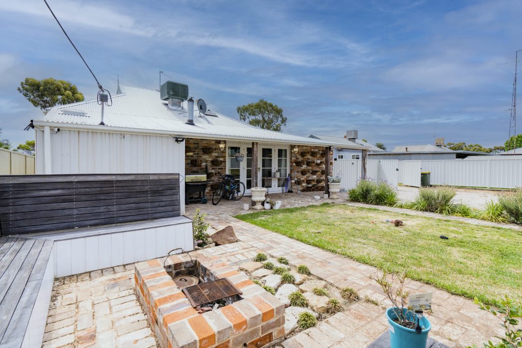 167 Palm Avenue, Leeton NSW 2705 - photo 10