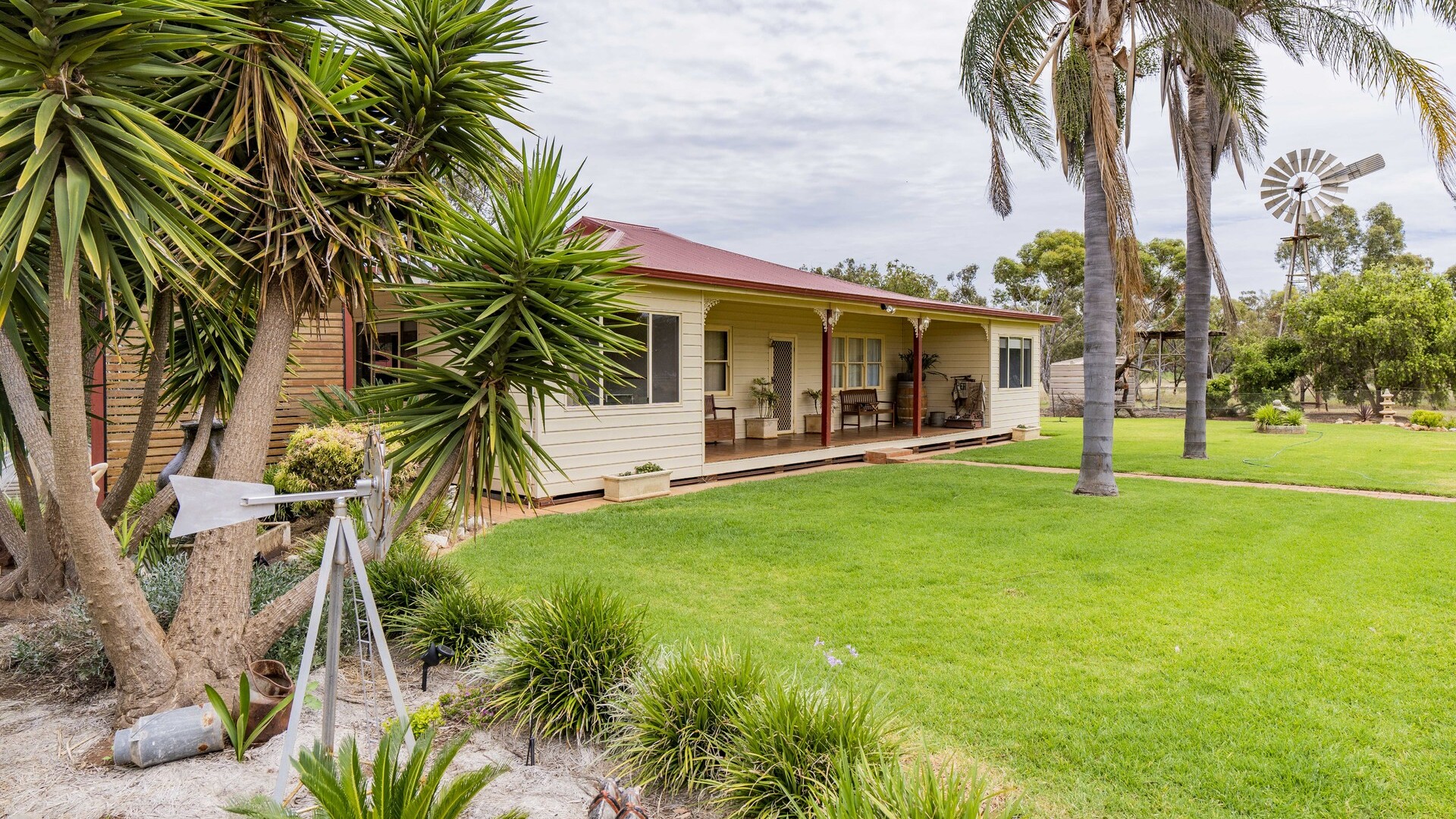 10025 Kidman Way, Hillston NSW 2675 - photo 5