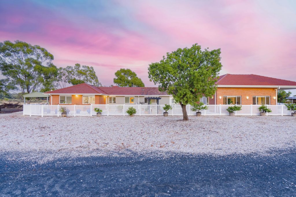 91 Rose Lane, West Wyalong NSW 2671 - photo 2