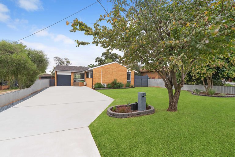 7 Clarke Street, Temora