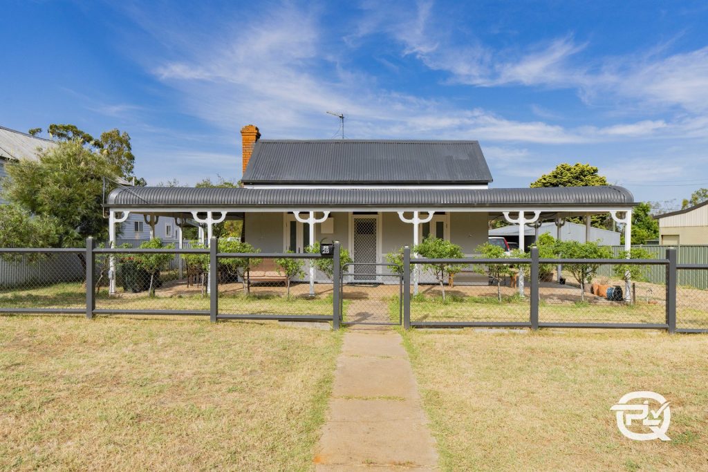 28 Mimosa Street, Coolamon NSW 2701 - McGrath Riverina