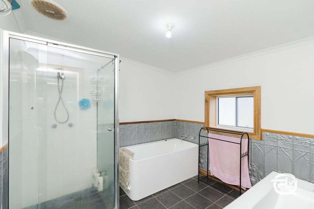 28 Mimosa Street, Coolamon NSW 2701 - photo 10