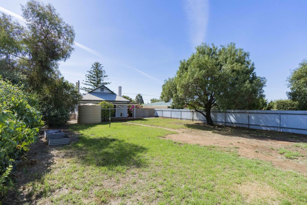 33 Stinson Street, Coolamon NSW 2701 - photo 16