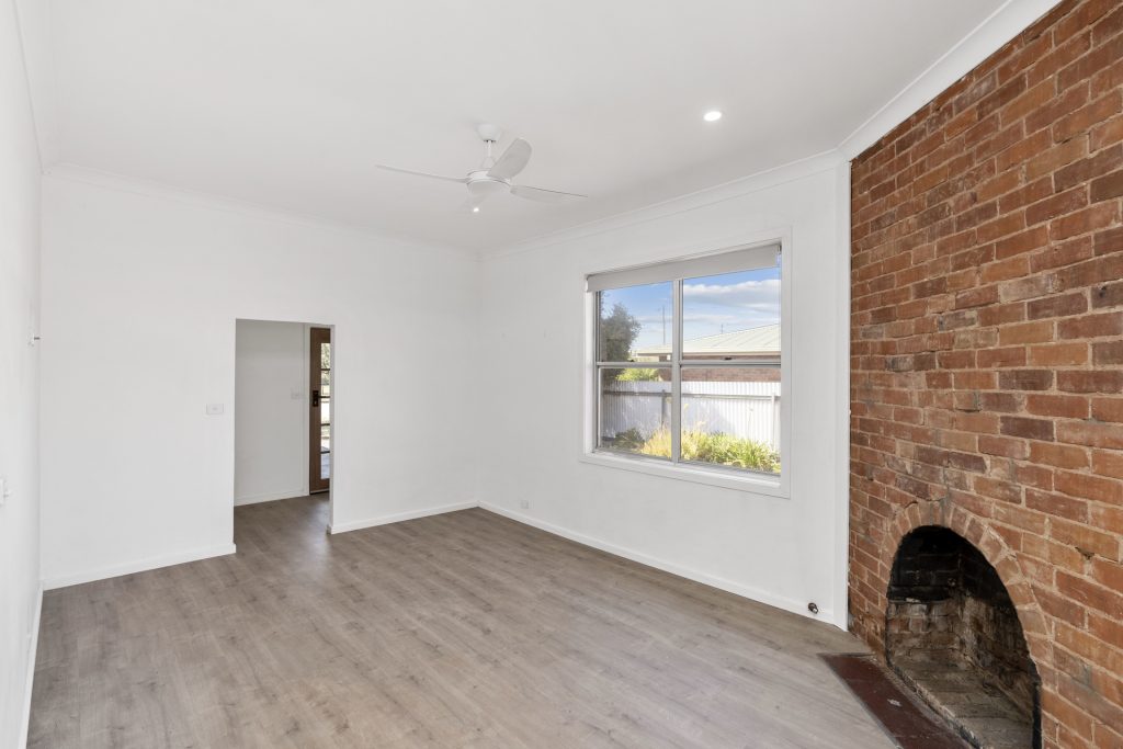 33 Stinson Street, Coolamon NSW 2701 - photo 8