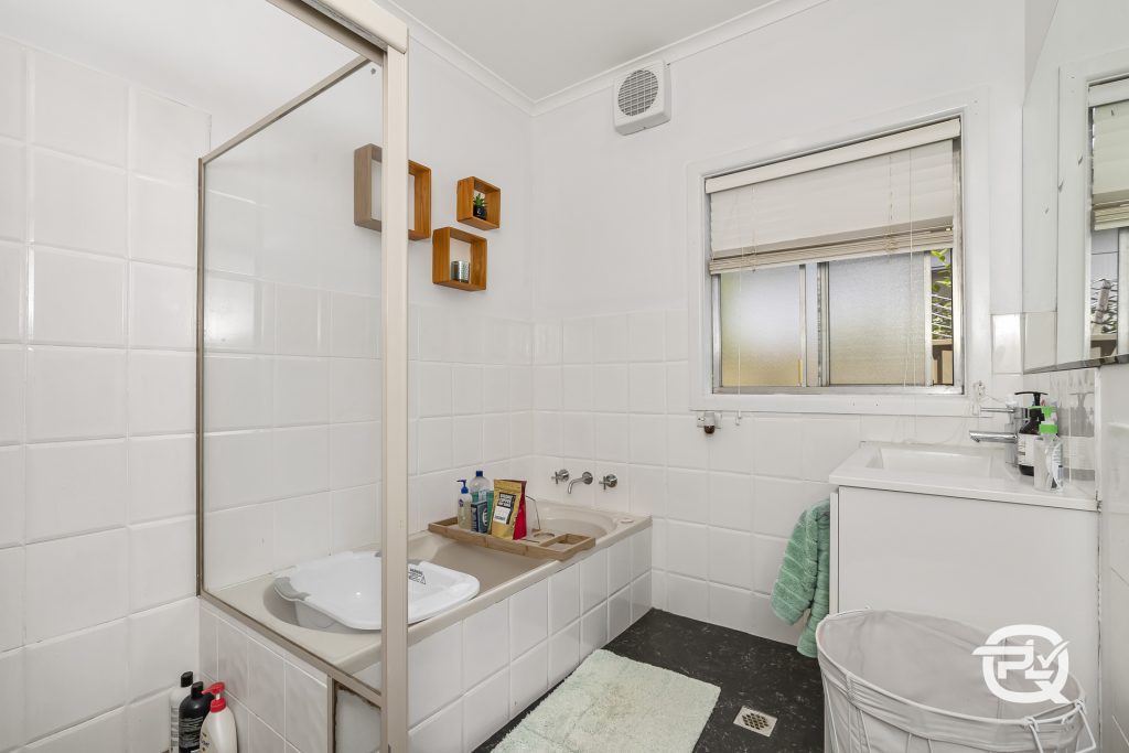 6 Elberta Street, Leeton NSW 2705 - photo 12