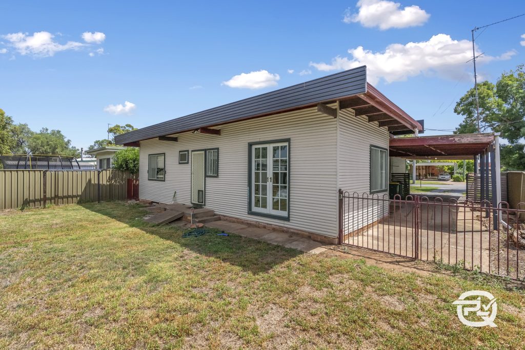 6 Elberta Street, Leeton NSW 2705 - photo 18