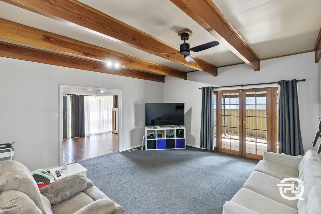 6 Elberta Street, Leeton NSW 2705 - photo 4